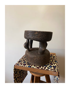 Tabouret Dogon avec frise en provenance du Mali