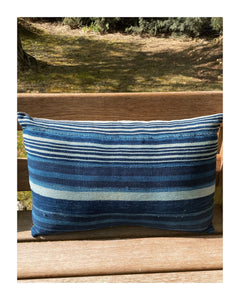 Coussin en indigo ancien origine Mali